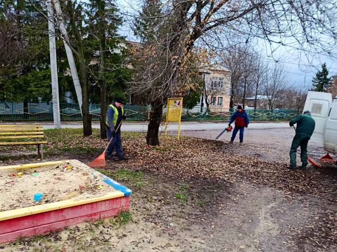 Комунальники Харкова виконали сезонні роботи 
